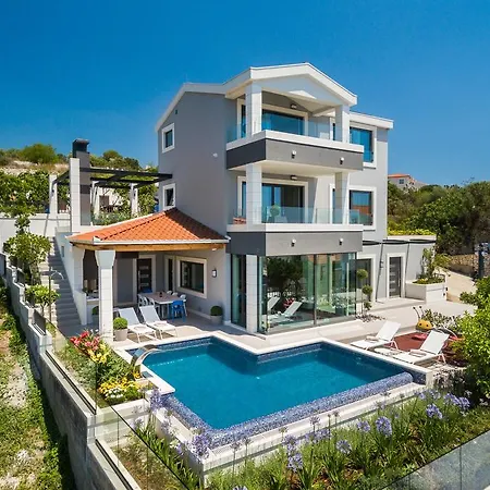 Argemonia Τρογκίρ